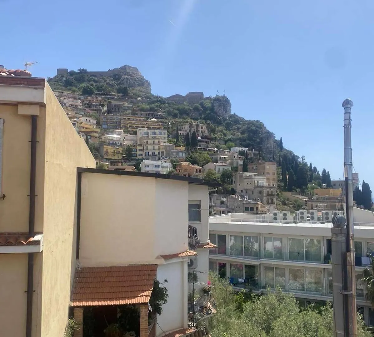 Murmuria Taormina 0*,  Italia